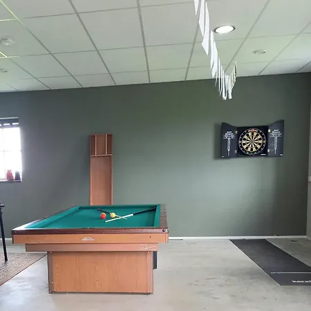 Mooie Familie Groepsaccomodatie Aan De Bosrand *