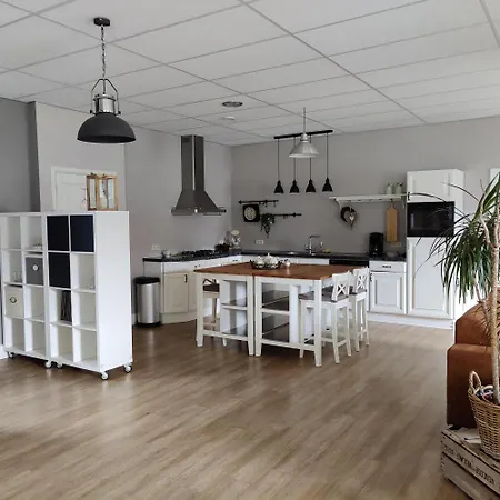 Mooie Familie Groepsaccomodatie Aan De Bosrand Feriehus *