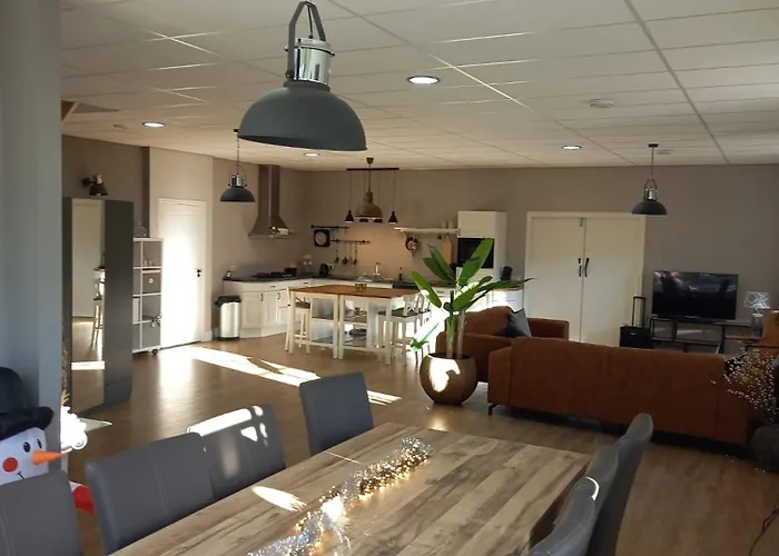 Mooie Familie Groepsaccomodatie Aan De Bosrand Dom wakacyjny Overloon