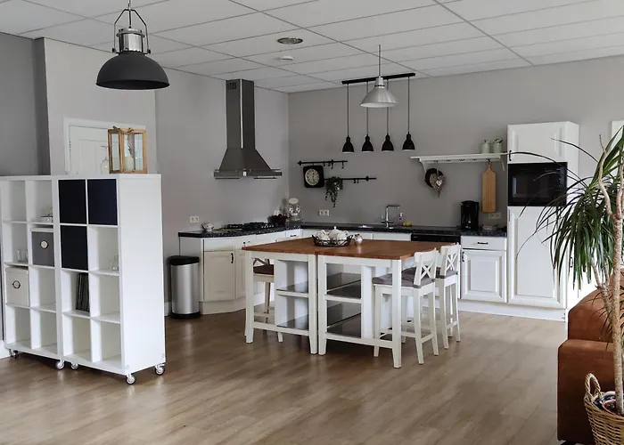 Mooie Familie Groepsaccomodatie Aan De Bosrand Σπίτι διακοπών *