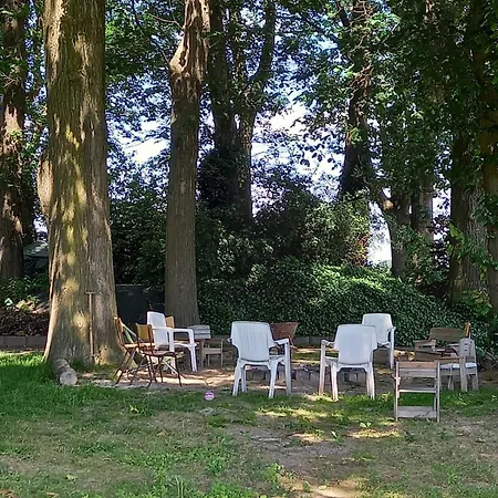 Mooie Familie Groepsaccomodatie Aan De Bosrand 度假居 *